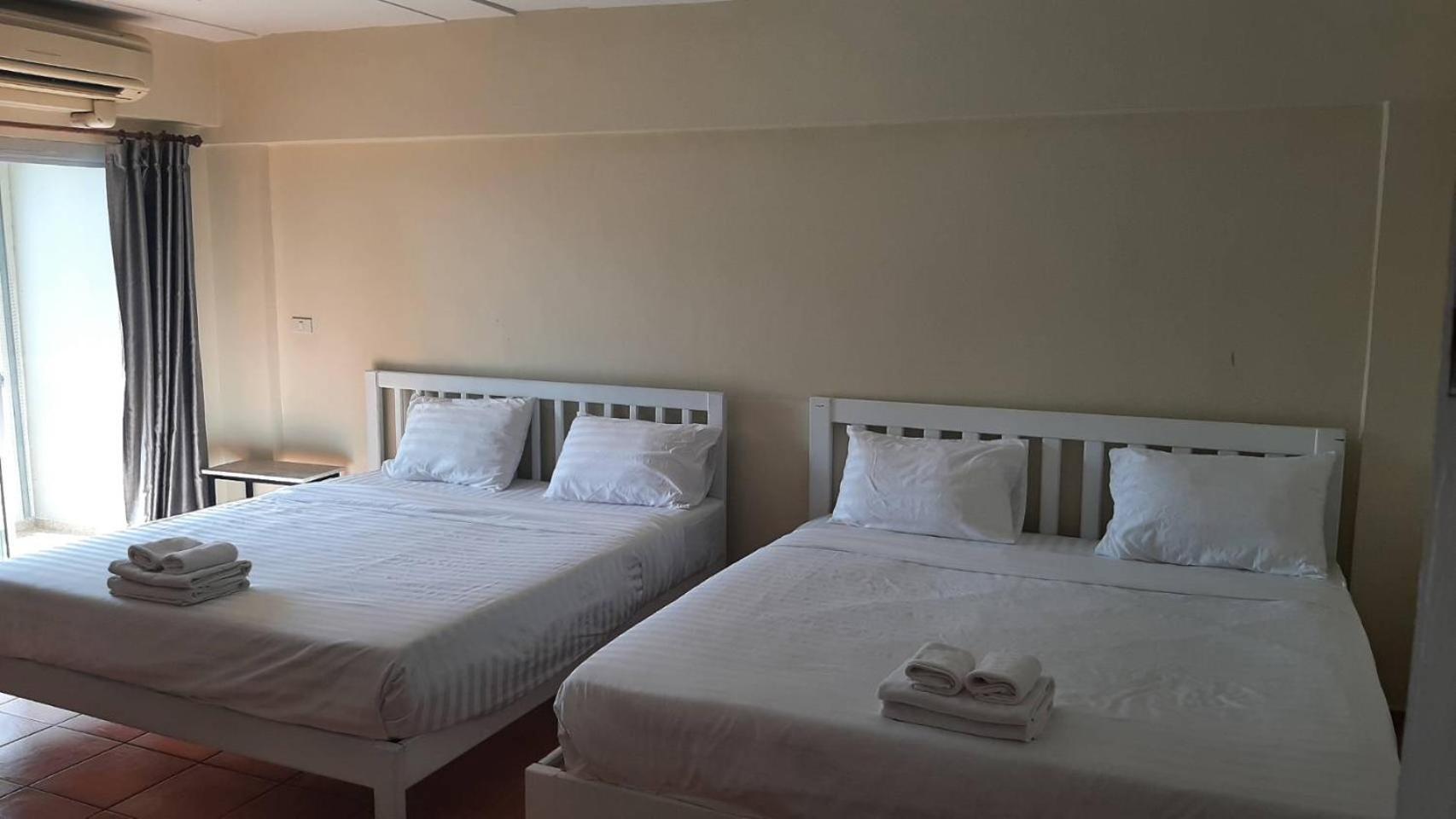 Lomsabai Apartments Bangsaen Extérieur photo
