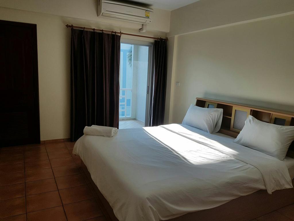 Lomsabai Apartments Bangsaen Extérieur photo