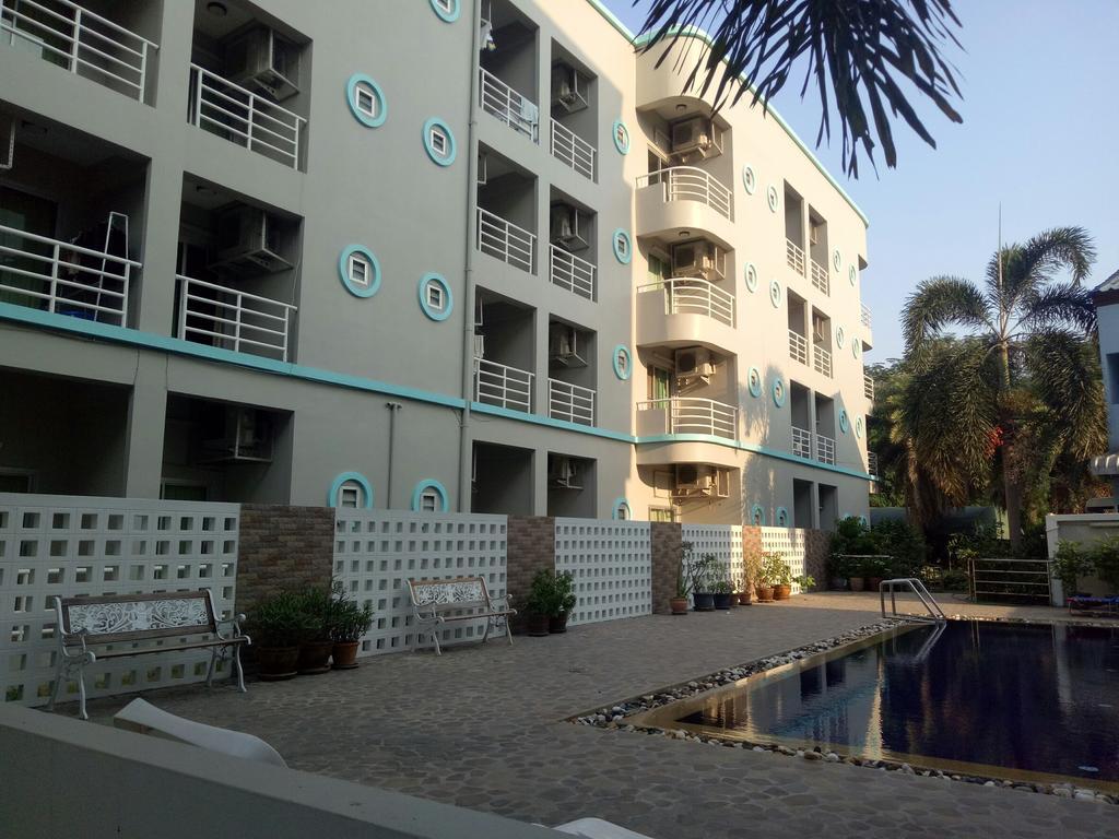 Lomsabai Apartments Bangsaen Extérieur photo