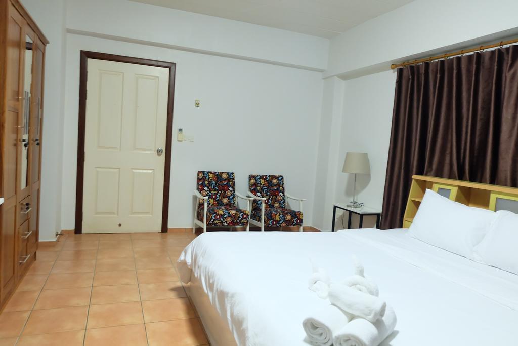 Lomsabai Apartments Bangsaen Extérieur photo