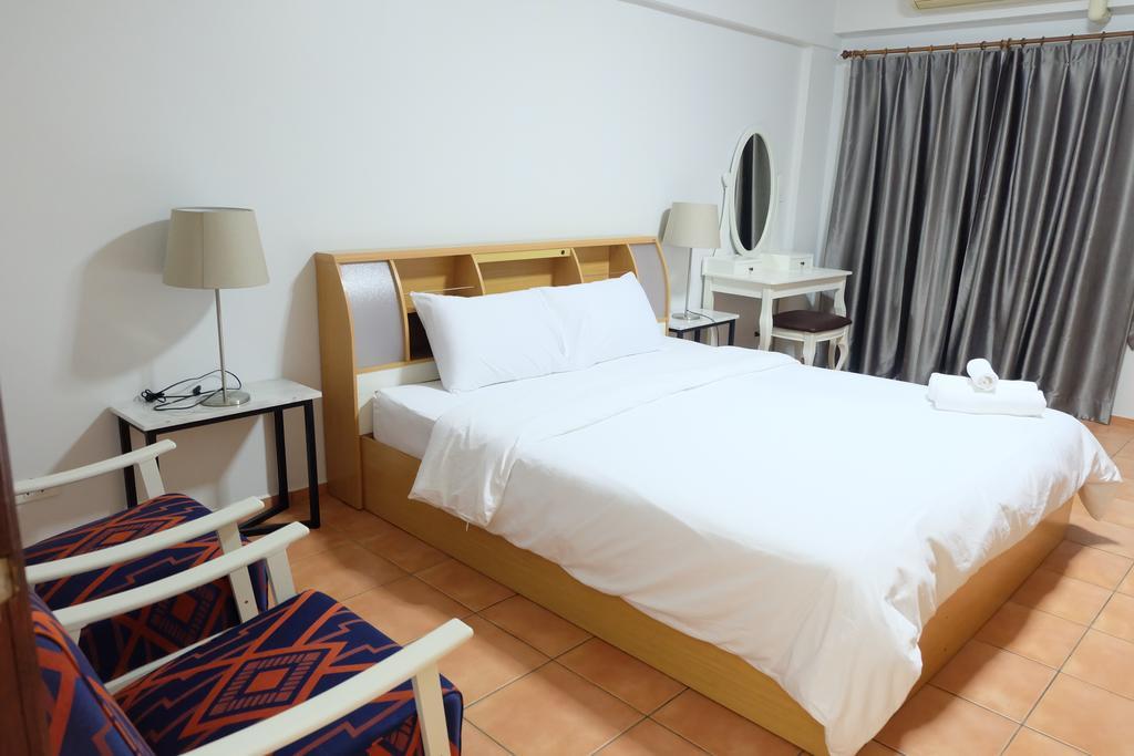Lomsabai Apartments Bangsaen Extérieur photo
