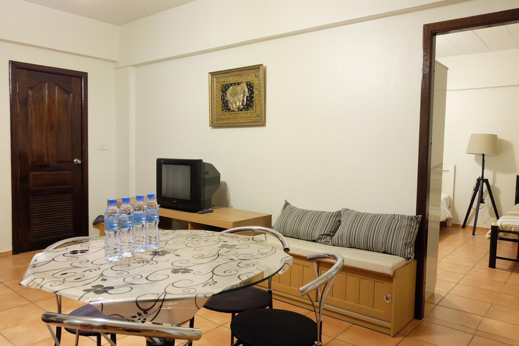 Lomsabai Apartments Bangsaen Extérieur photo