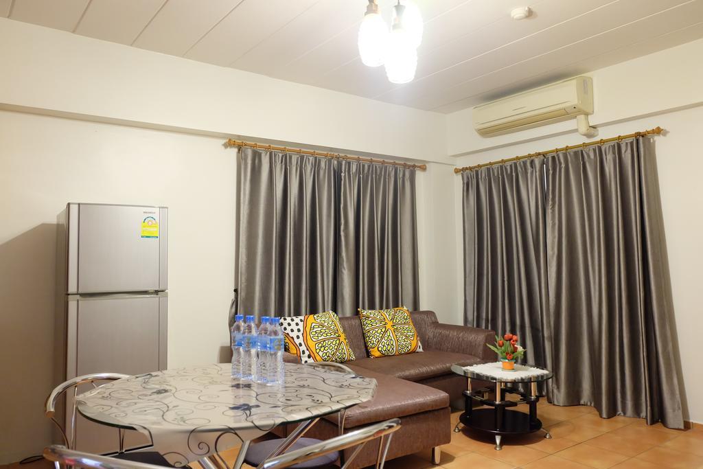 Lomsabai Apartments Bangsaen Extérieur photo