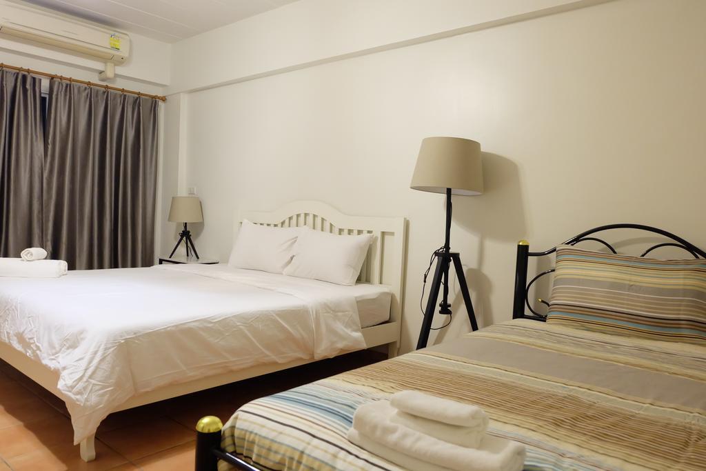 Lomsabai Apartments Bangsaen Extérieur photo
