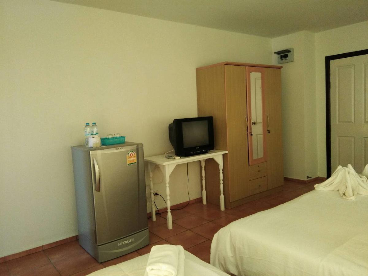 Lomsabai Apartments Bangsaen Extérieur photo