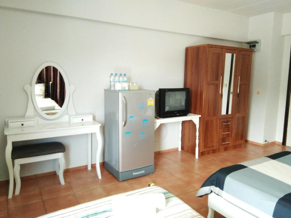 Lomsabai Apartments Bangsaen Extérieur photo