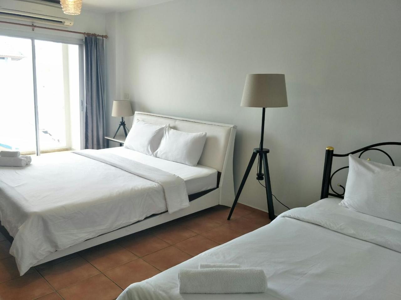 Lomsabai Apartments Bangsaen Extérieur photo