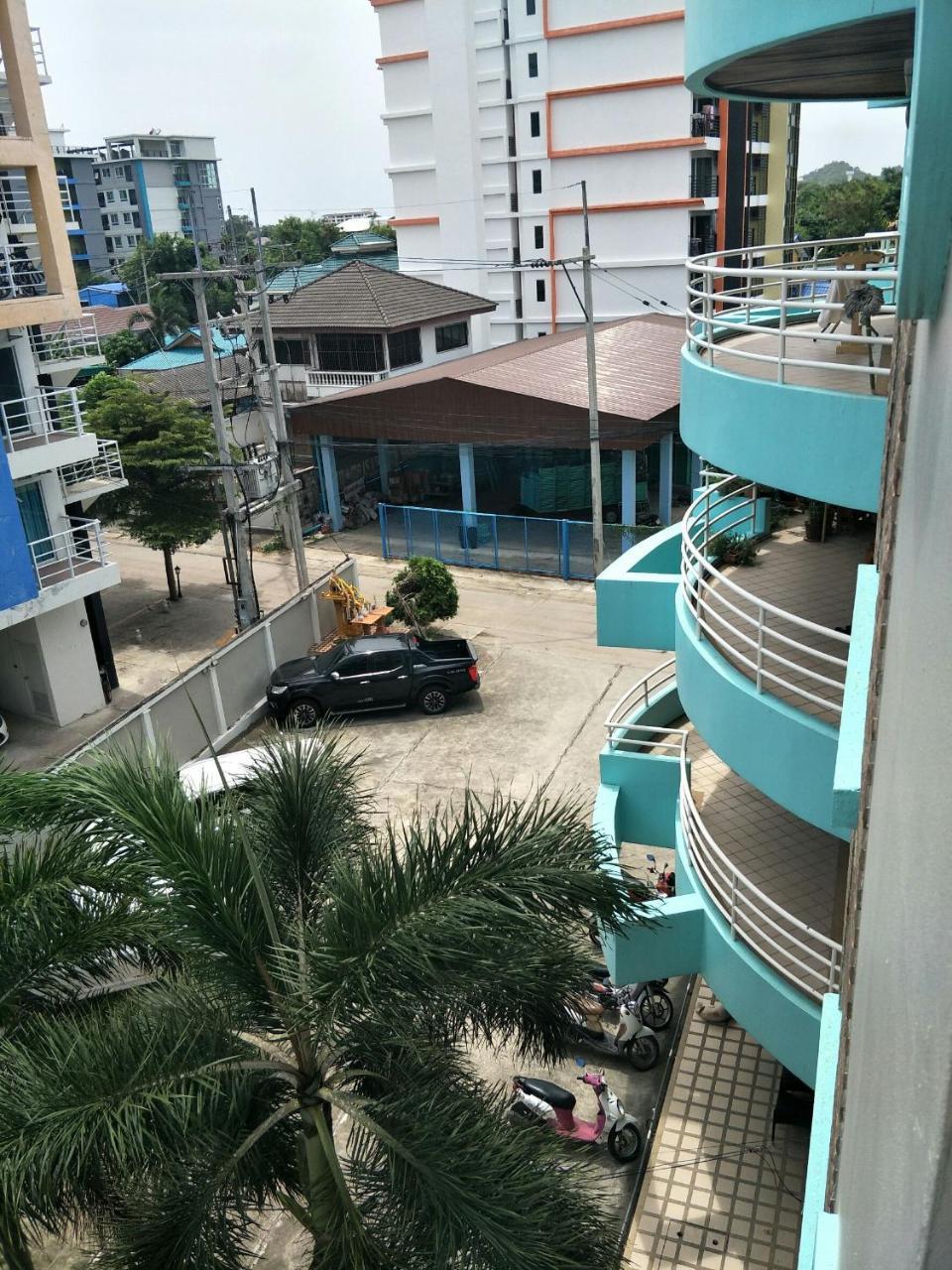 Lomsabai Apartments Bangsaen Extérieur photo
