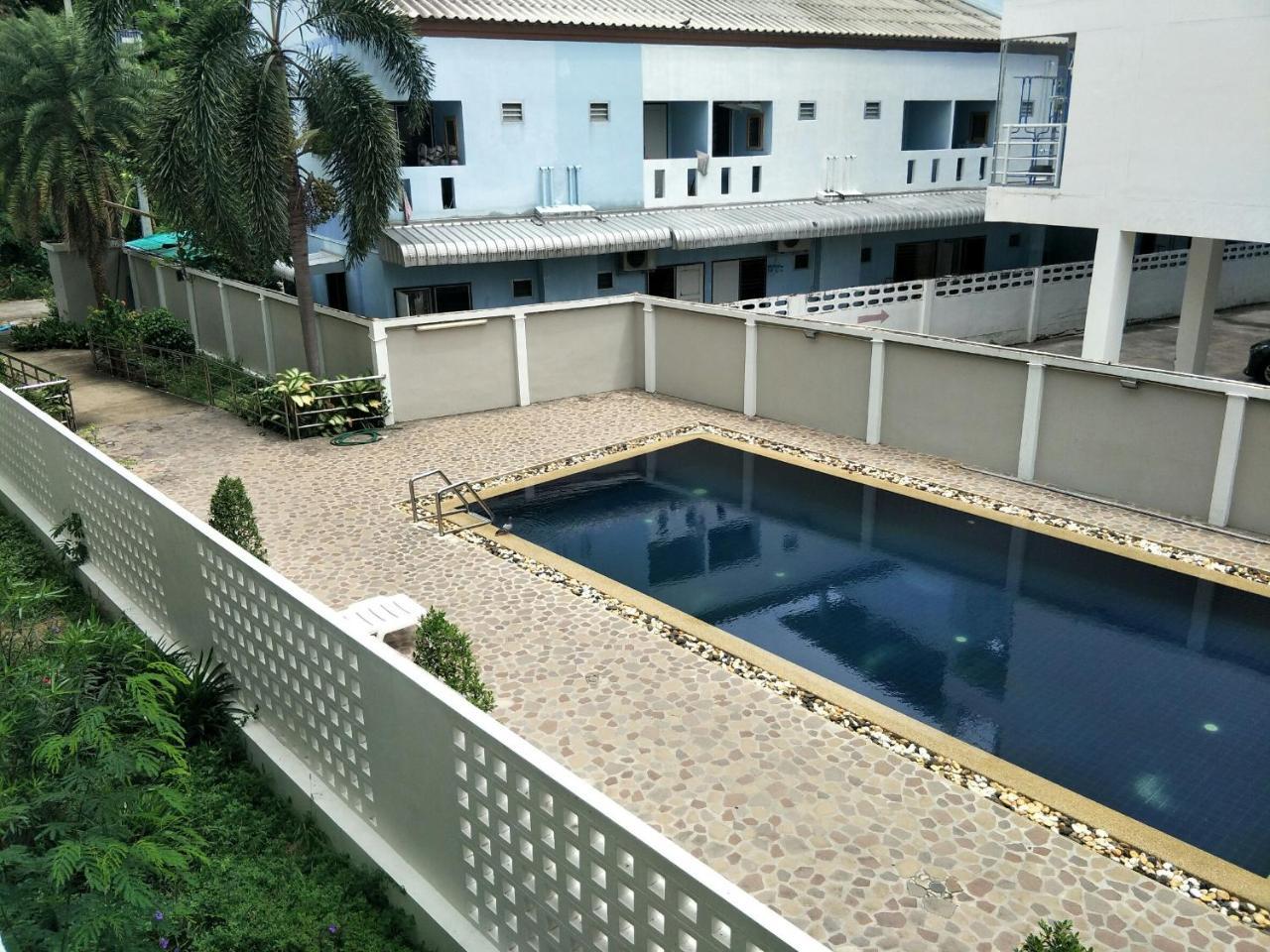 Lomsabai Apartments Bangsaen Extérieur photo