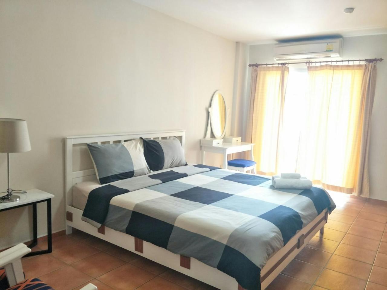 Lomsabai Apartments Bangsaen Extérieur photo