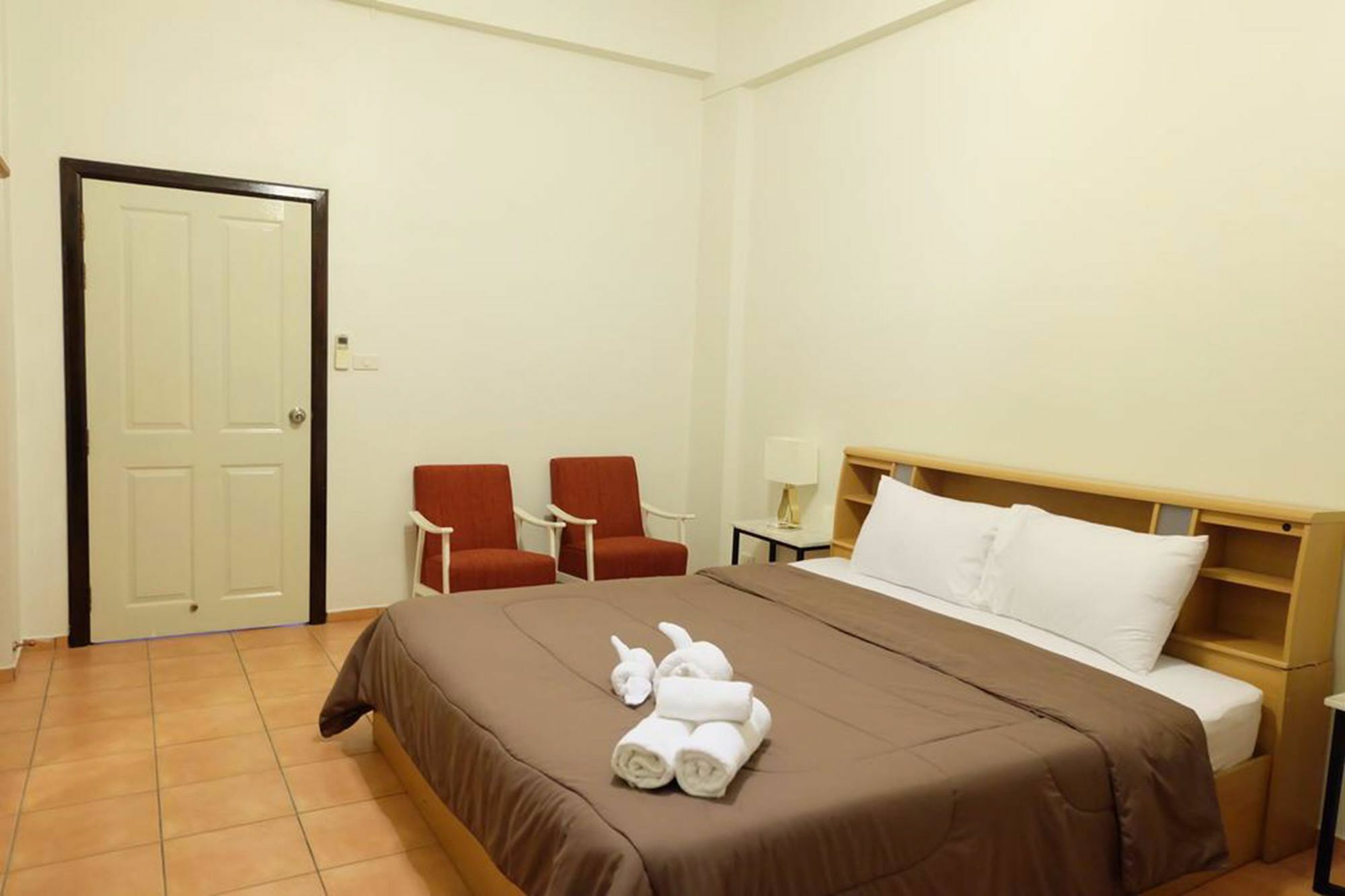 Lomsabai Apartments Bangsaen Extérieur photo