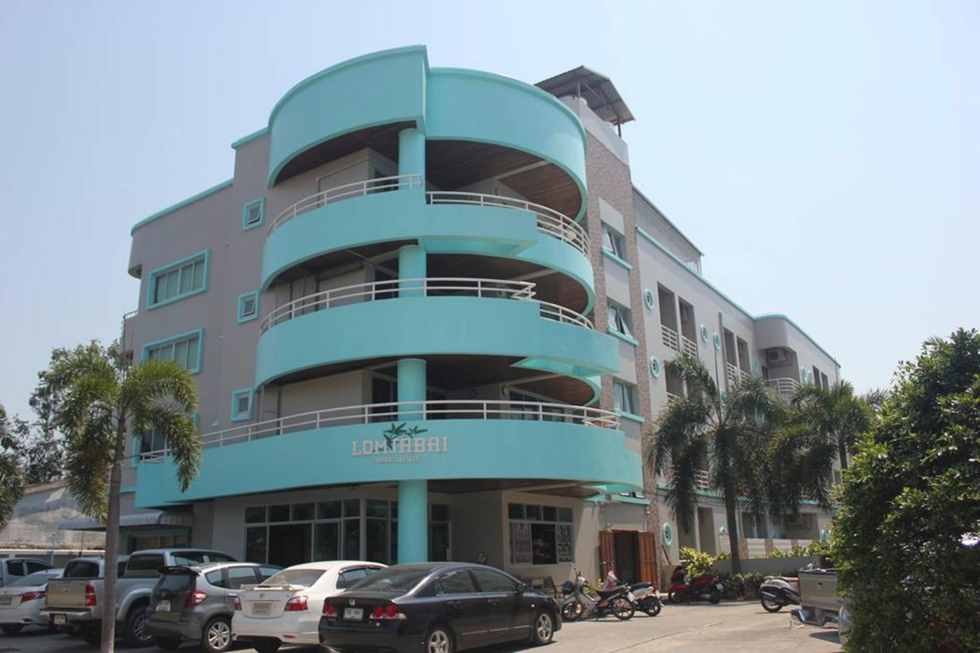 Lomsabai Apartments Bangsaen Extérieur photo
