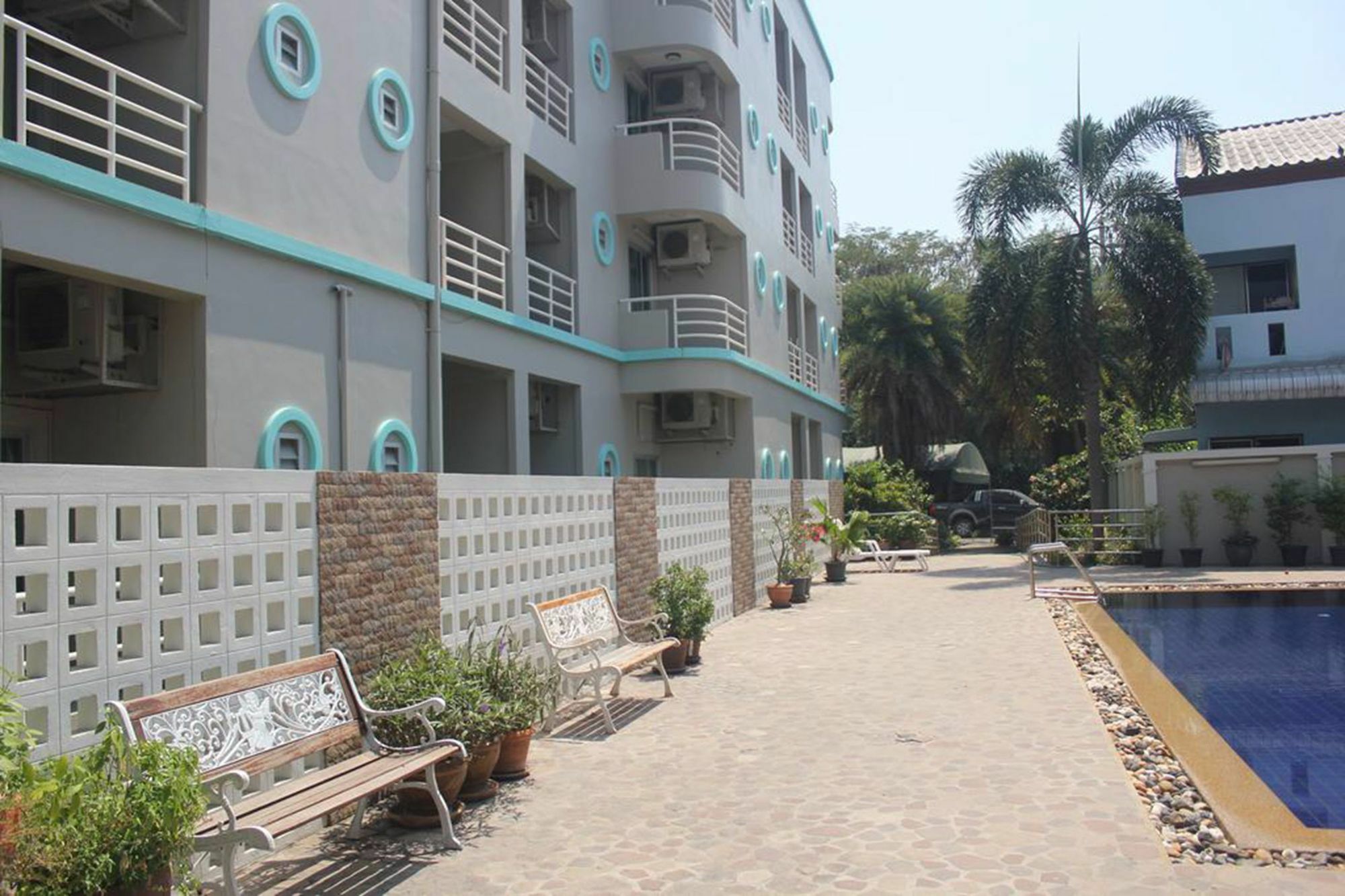 Lomsabai Apartments Bangsaen Extérieur photo